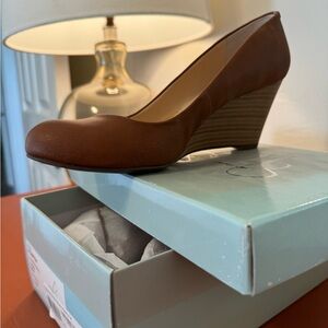 Jessica Simpson wedge